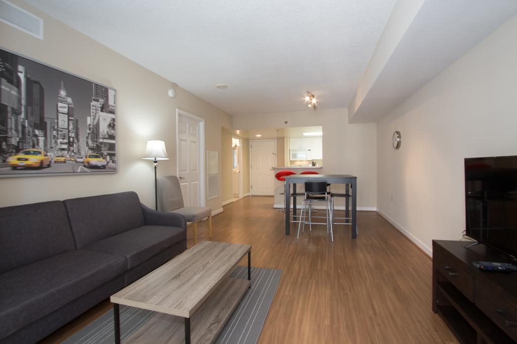Pentagon City Luxury Apartment Арлингтон Экстерьер фото