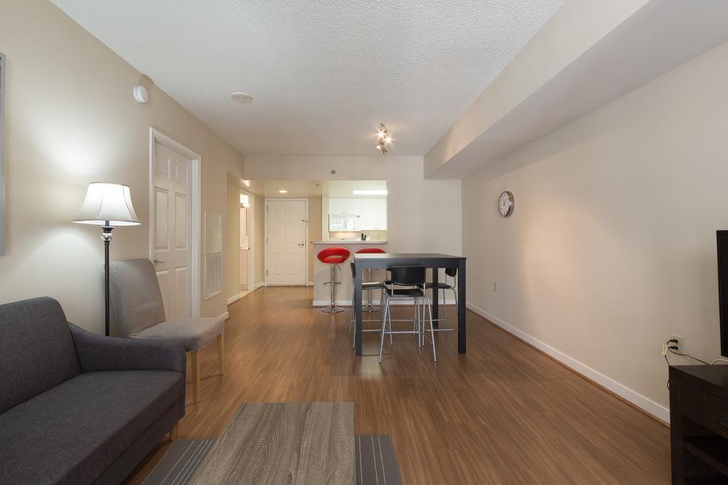 Pentagon City Luxury Apartment Арлингтон Экстерьер фото