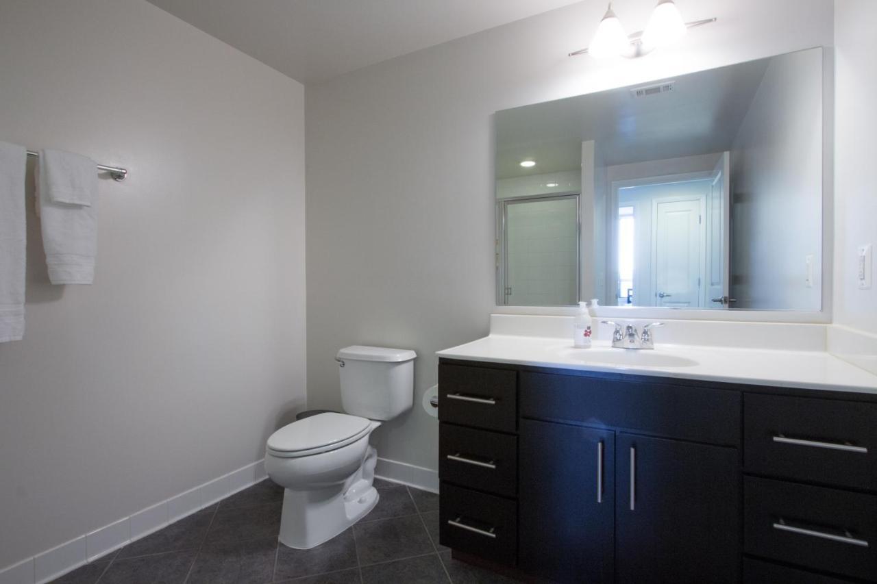 Pentagon City Luxury Apartment Арлингтон Экстерьер фото