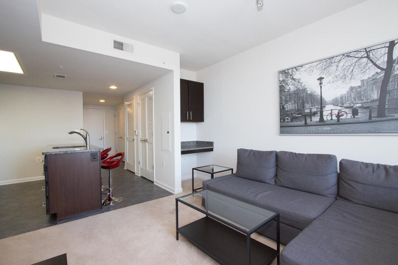 Pentagon City Luxury Apartment Арлингтон Экстерьер фото